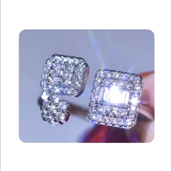 CZ Crystal Adjustable Ring - Picture 2 of 3